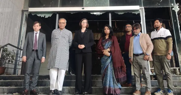 ফ্রান্স-জার্মানির কূটনীতিকদের প্রথম আলো-ডেইলি স্টার কার্যালয় পরিদর্শন